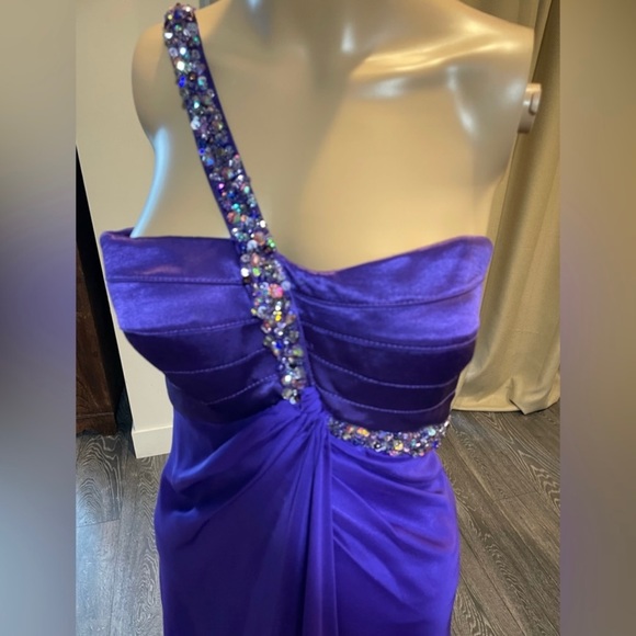 La Femme purple gown, size 2. See measurements dress size medium - Picture 7 of 13